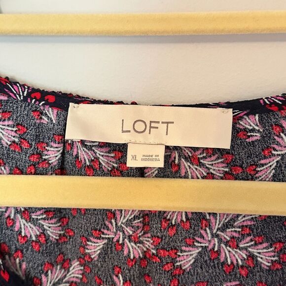 Loft Blouse Womens XL Heart Bouquet Ruffle V-Neck Floral Navy Blue Puff Relaxed - Picture 6 of 11